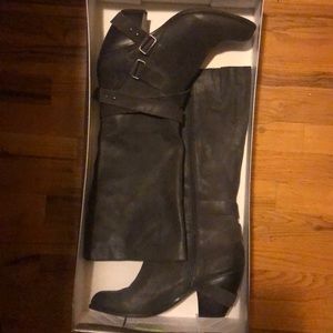 Comfortable calf length boots.